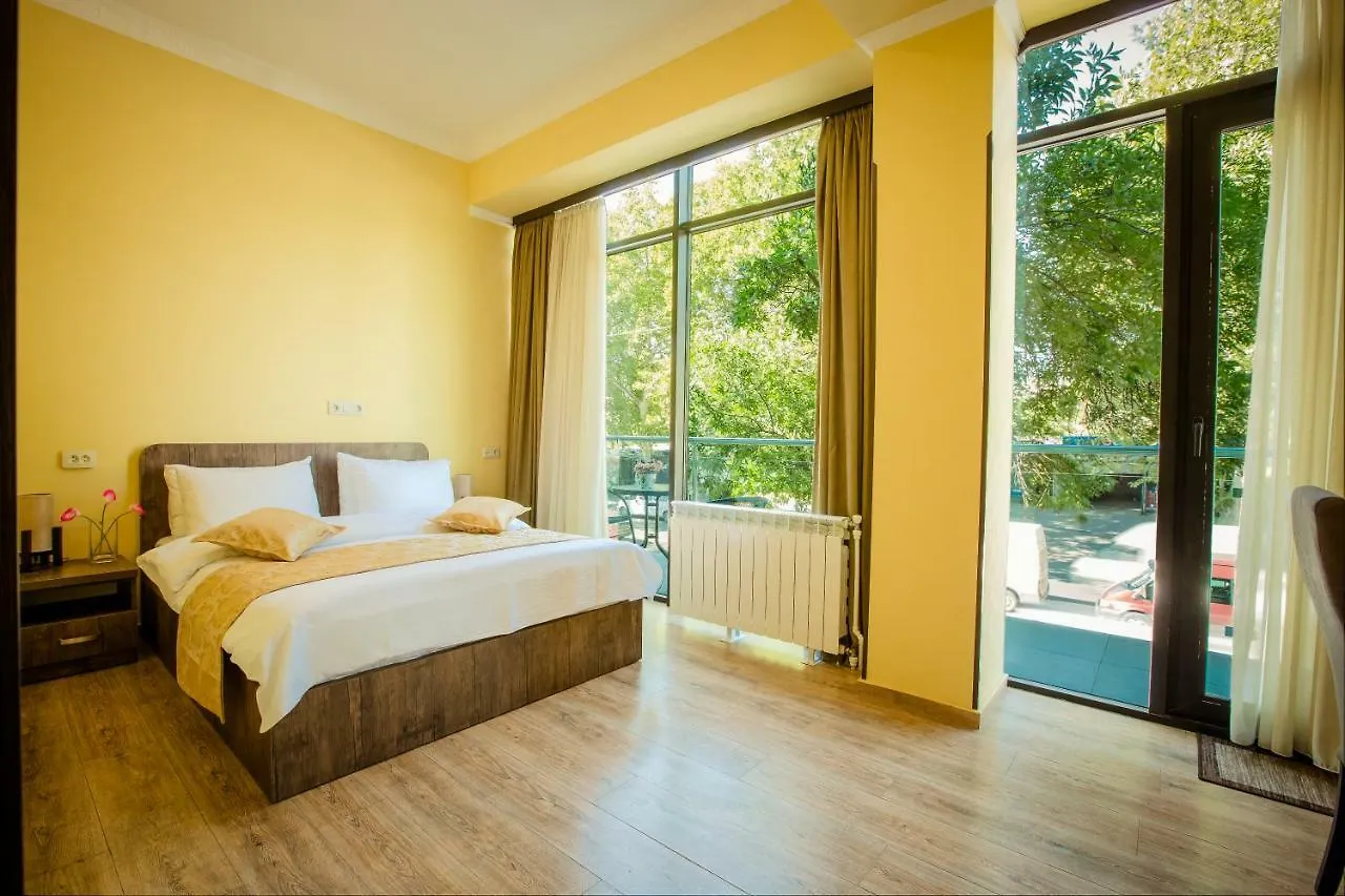 Hotel Comfort Tbilisi 3*,